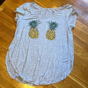 Gray medium tshirt pineapples on chest